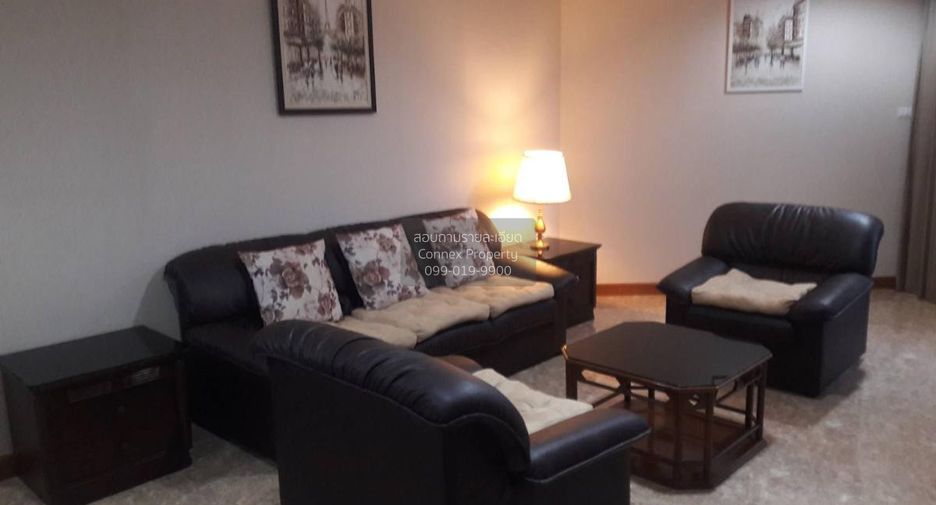 For rent 2 bedrooms condo in Huai Khwang, Bangkok