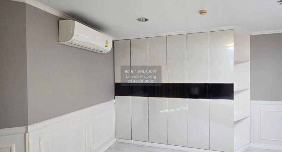 For rent 4 bedrooms condo in Huai Khwang, Bangkok