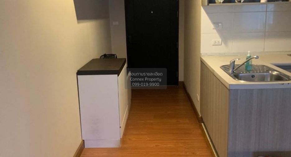For rent 2 bedrooms condo in Huai Khwang, Bangkok
