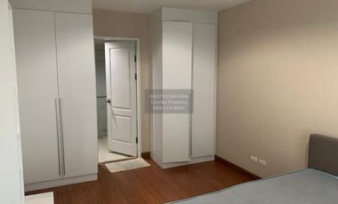For rent 2 bedrooms condo in Huai Khwang, Bangkok