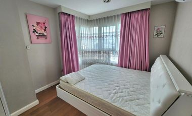 For rent 2 bedrooms condo in Huai Khwang, Bangkok