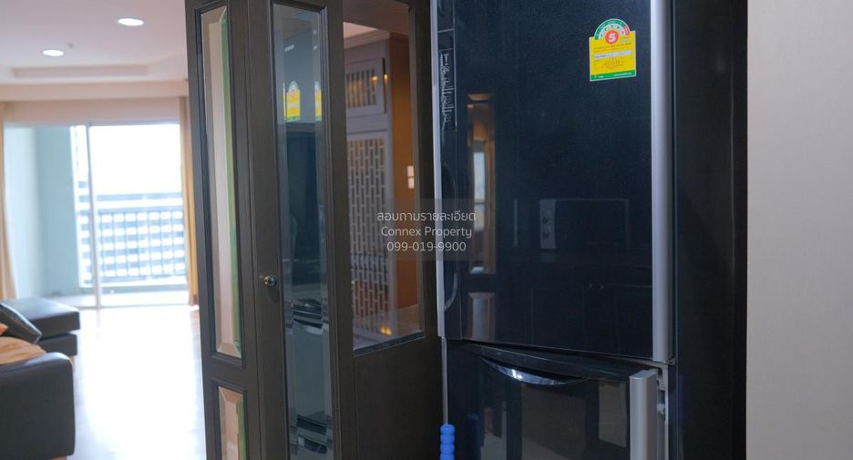 For rent 2 bedrooms condo in Huai Khwang, Bangkok