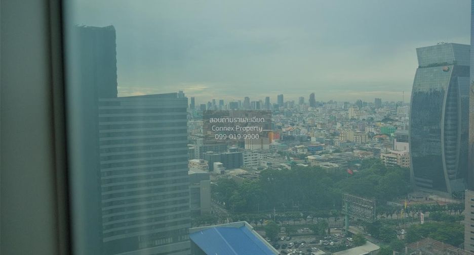 For rent 2 bedrooms condo in Huai Khwang, Bangkok