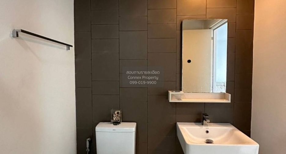 For rent 2 bedrooms condo in Thon Buri, Bangkok