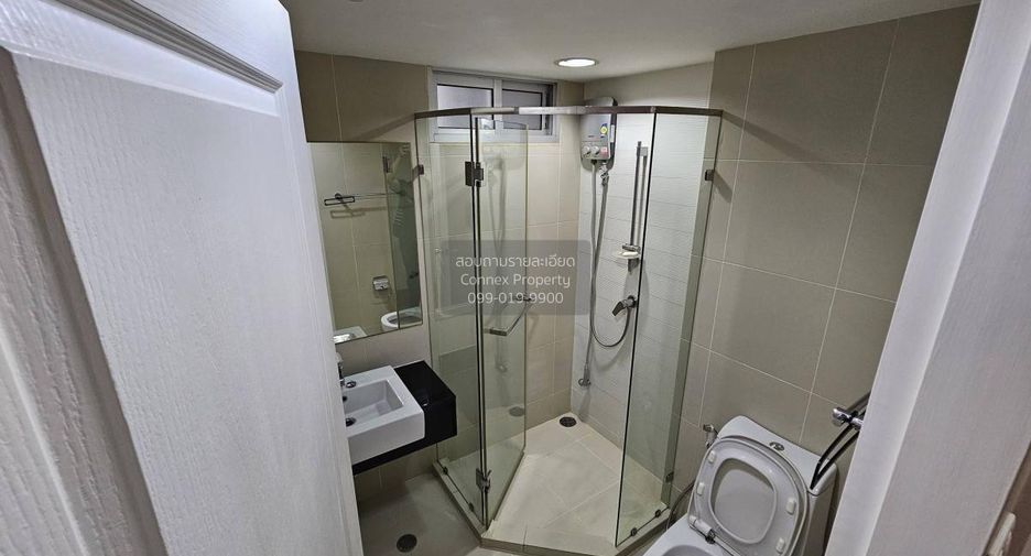 À louer 2 chambres condo à Huai Khwang, Bangkok