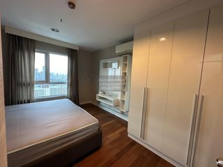 For rent 3 bedrooms condo in Huai Khwang, Bangkok