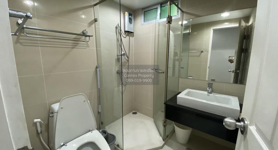 For rent 2 bedrooms condo in Huai Khwang, Bangkok