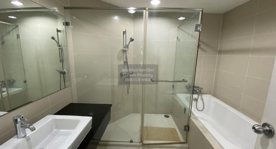 For rent 2 bedrooms condo in Huai Khwang, Bangkok
