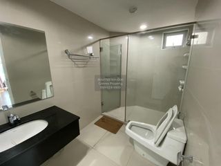 For rent 5 bedrooms condo in Huai Khwang, Bangkok