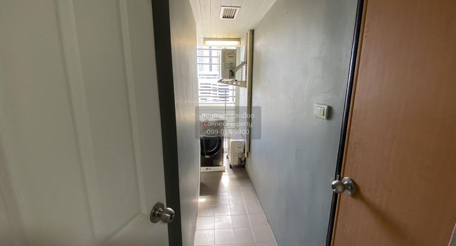 For rent 5 bedrooms condo in Huai Khwang, Bangkok
