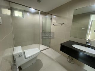 For rent 5 bedrooms condo in Huai Khwang, Bangkok