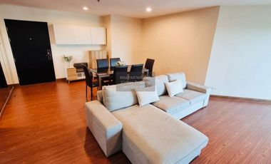 For rent 3 bedrooms condo in Huai Khwang, Bangkok