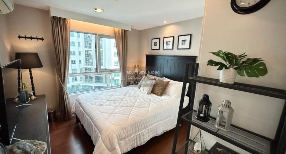 For rent 3 bedrooms condo in Huai Khwang, Bangkok