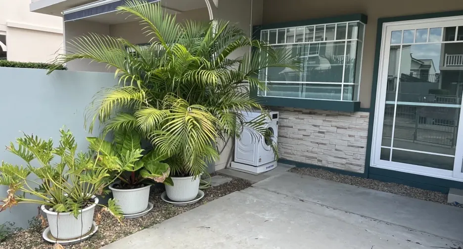 For rent 2 bedrooms townhouse in San Sai, Chiang Mai