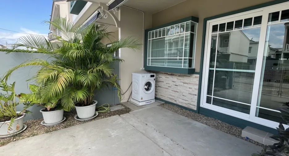For rent 2 bedrooms townhouse in San Sai, Chiang Mai
