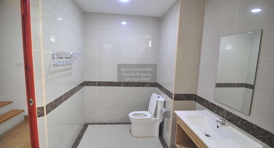 Reihenhaus zur Miete mit 4 Zimmer in Bang Kapi, Bangkok