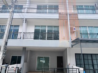 Reihenhaus zur Miete mit 4 Zimmer in Bang Kapi, Bangkok