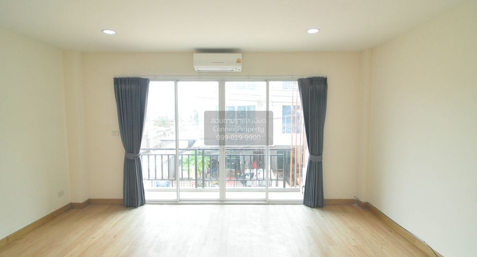 Reihenhaus zur Miete mit 4 Zimmer in Bang Kapi, Bangkok