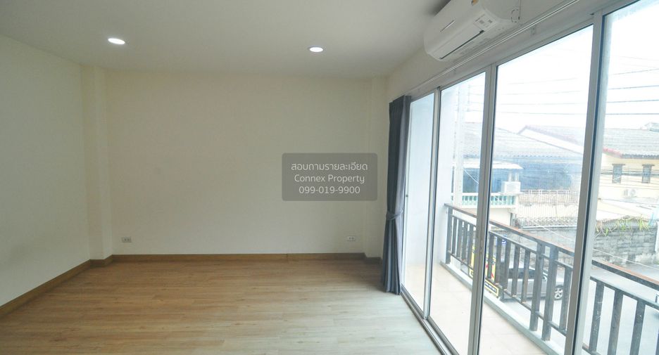 Reihenhaus zur Miete mit 4 Zimmer in Bang Kapi, Bangkok