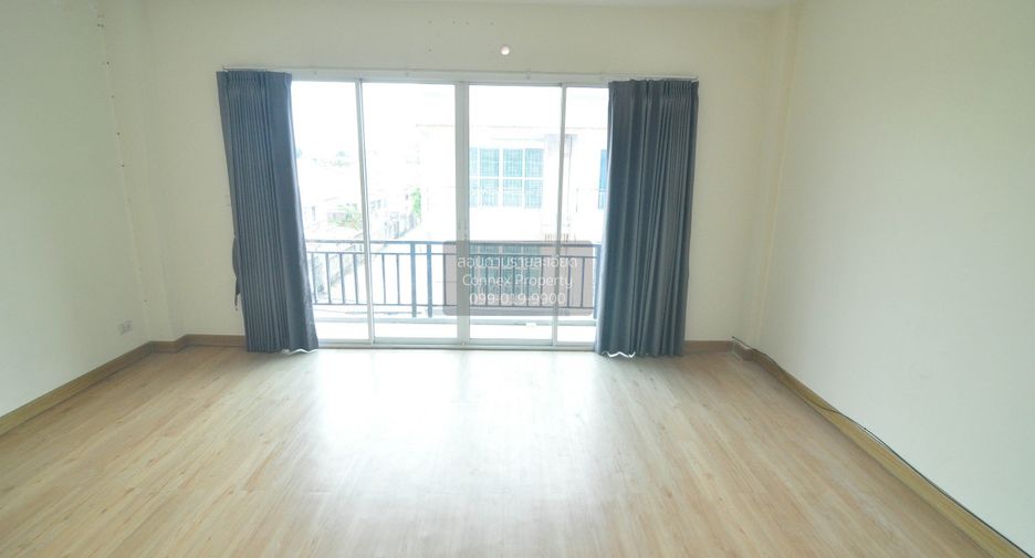 Reihenhaus zur Miete mit 4 Zimmer in Bang Kapi, Bangkok