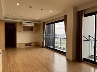 For rent 3 bedrooms condo in Phaya Thai, Bangkok