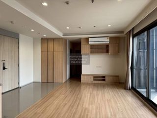 For rent 3 bedrooms condo in Phaya Thai, Bangkok