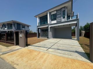 Casa en alquiler de 3 habitaciones en Sam Phran, Nakhon Pathom