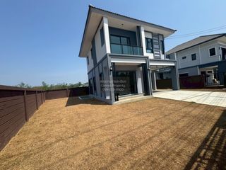 Casa en alquiler de 3 habitaciones en Sam Phran, Nakhon Pathom
