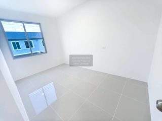 Casa adosada en alquiler de 3 habitaciones en Mueang Samut Sakhon, Samut Sakhon
