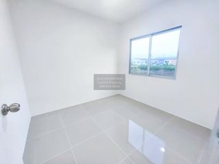 Casa adosada en alquiler de 3 habitaciones en Mueang Samut Sakhon, Samut Sakhon