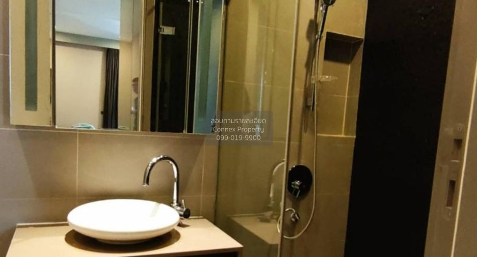 For rent 2 bedrooms condo in Bang Rak, Bangkok