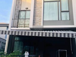 À louer 3 chambres maison de ville à Bang Yai, Nonthaburi