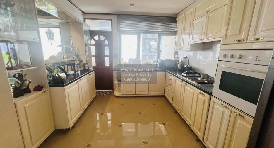 For rent 2 ベッドルーム condo in Khlong Toei, Bangkok