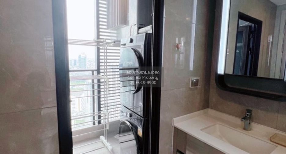 For rent 2 bedrooms condo in Huai Khwang, Bangkok
