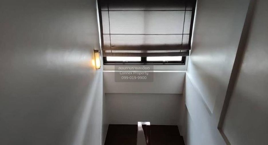 For rent 3 bedrooms townhouse in Suan Luang, Bangkok