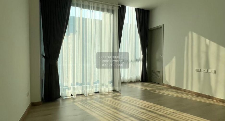 For rent 4 bedrooms townhouse in Bang Khen, Bangkok