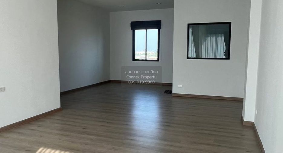 For rent 4 bedrooms townhouse in Bang Khen, Bangkok