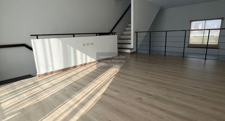 For rent 4 bedrooms townhouse in Bang Khen, Bangkok