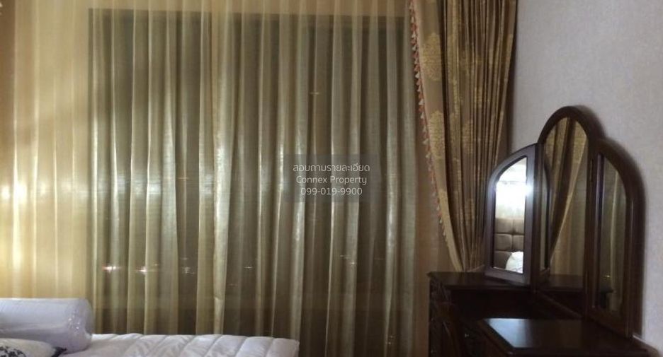 For rent 2 bedrooms condo in Yan Nawa, Bangkok
