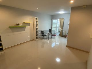 For rent 3 bedrooms townhouse in Don Mueang, Bangkok