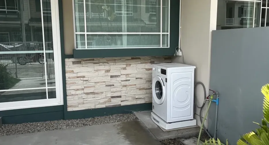 For rent 2 bedrooms townhouse in San Sai, Chiang Mai