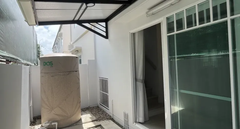 For rent 2 bedrooms townhouse in San Sai, Chiang Mai