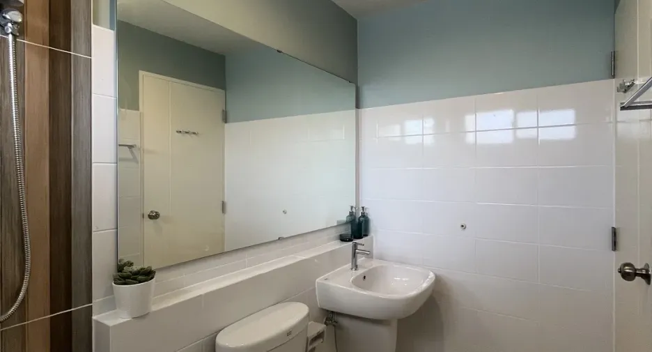For rent 2 bedrooms townhouse in San Sai, Chiang Mai