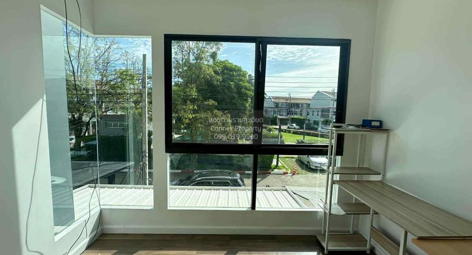 Casa adosada en venta de 3 habitaciones en Thung Khru, Bangkok