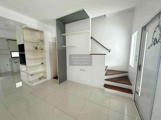 Casa adosada en venta de 3 habitaciones en Thung Khru, Bangkok