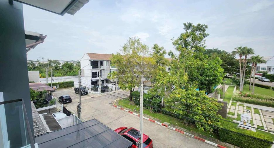 Casa adosada en venta de 3 habitaciones en Thung Khru, Bangkok