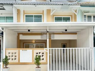 Casa adosada en venta de 3 habitaciones en Bang Bua Thong, Nonthaburi
