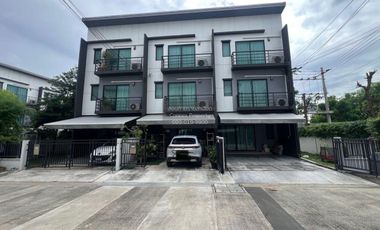 Casa adosada en venta de 3 habitaciones en Bang Bua Thong, Nonthaburi