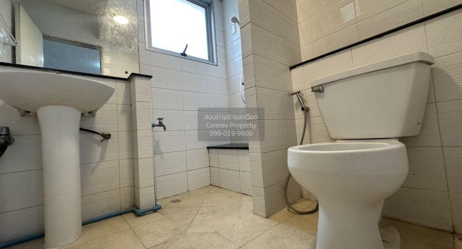 For sale 4 bedrooms house in Mueang Nonthaburi, Nonthaburi
