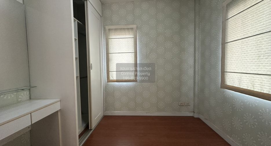 For sale 4 bedrooms house in Mueang Nonthaburi, Nonthaburi